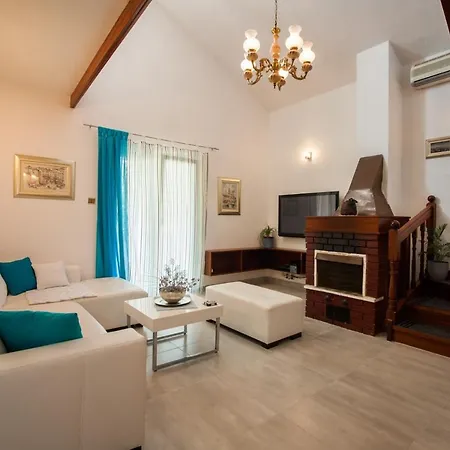 Astrid On Ciovo Island, Private Pool Villa *